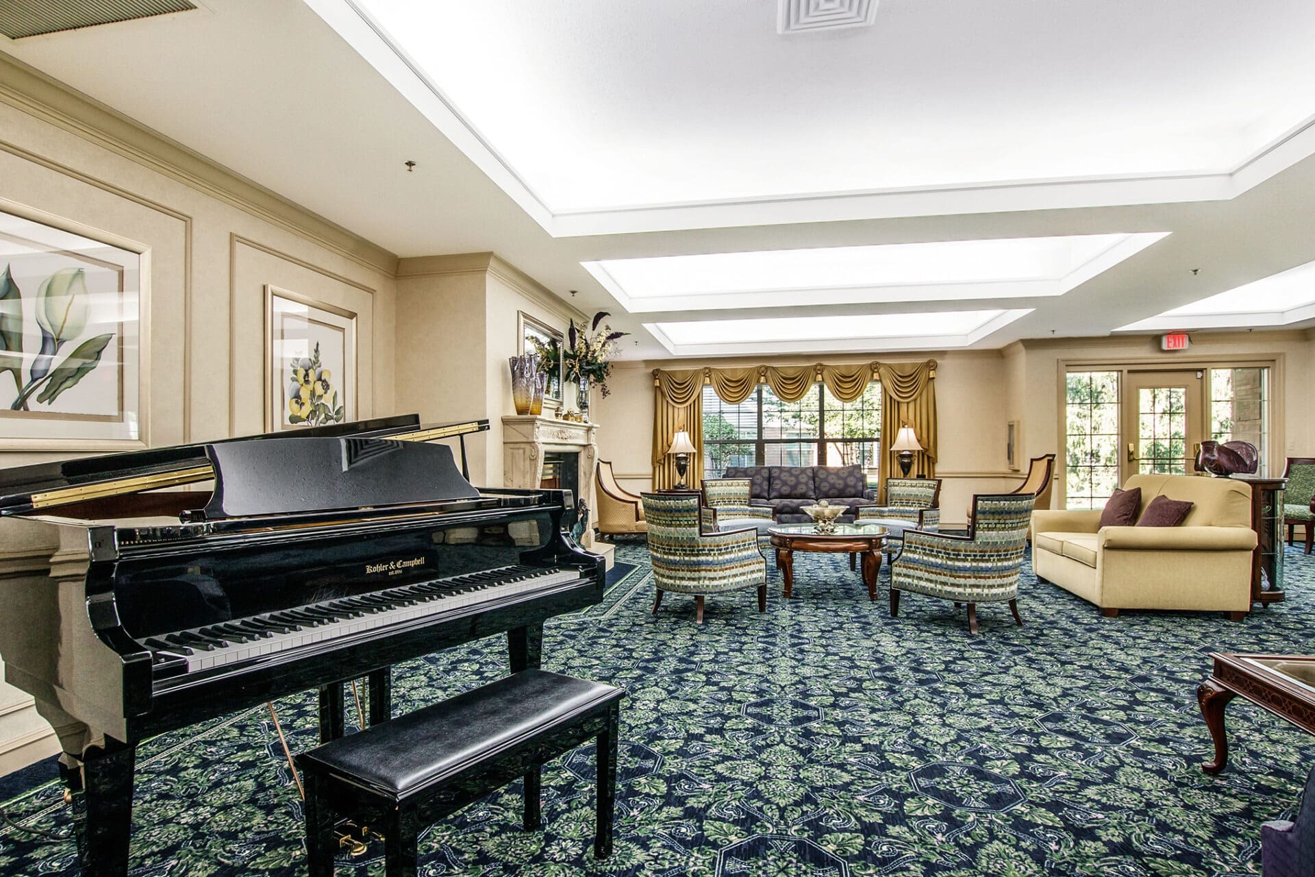 Piano lounge with comfortable seating and decorative accents at Parkway